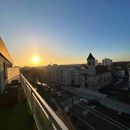Le Rooftop Du Bourget Appartement *
